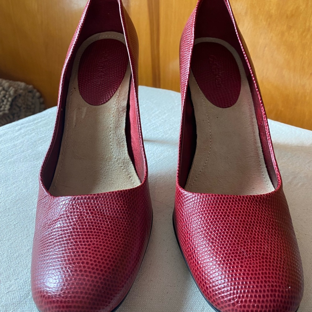 Calvin Klein Dark Raspberry Pebble Textured Heels - Picture 2 of 7